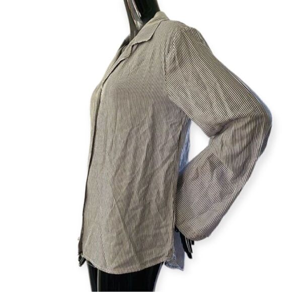Cloth & Stone Stripe Flare Sleeve Button Down Top Size Medium - Picture 2 of 6